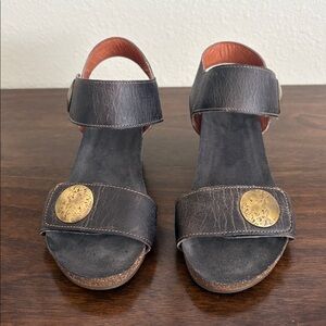 Taos Footwear Brown and Gold Sandals for Chic Comfort